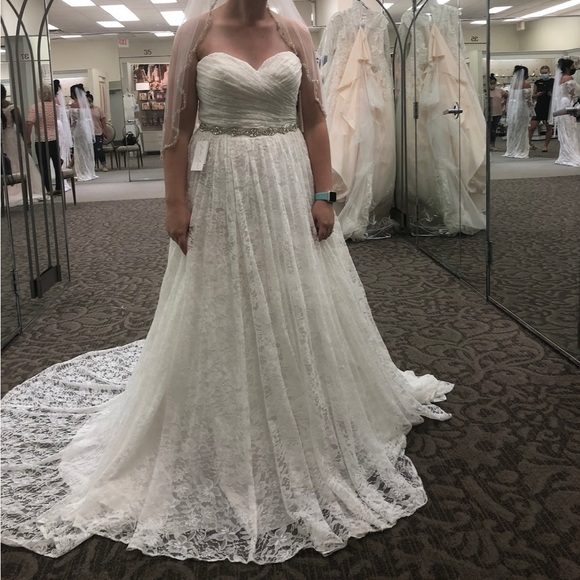 Wedding dress Davids Bridal - Picture 1 of 2